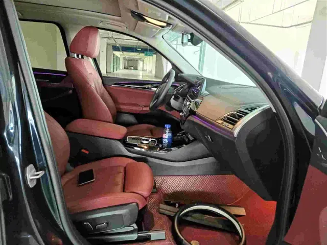 BMW iX3 — Фото автомобиля 11