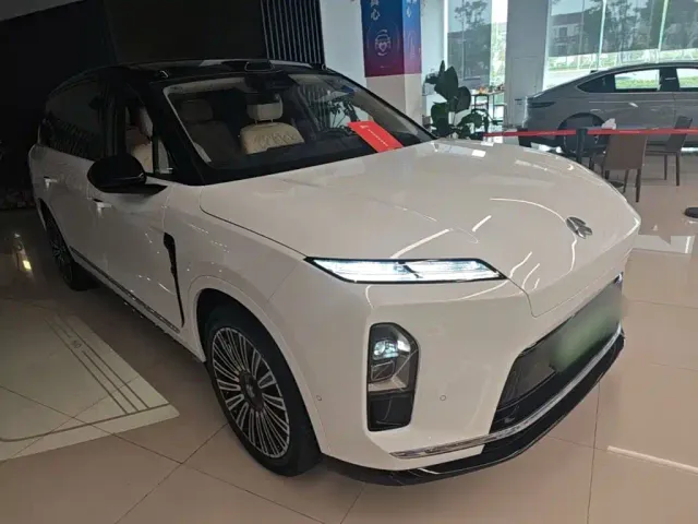 Nio ES8 — Фото автомобиля 3