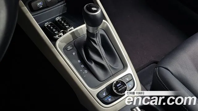 Hyundai Venue — Фото автомобиля 12