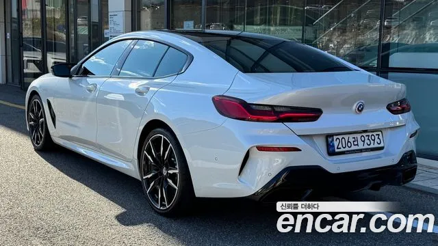 BMW 8 Series — Фото автомобиля 2