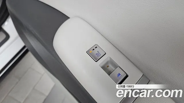 Hyundai Grandeur Grandeur (GN7) 2.5 Бензин 2WD — Фото автомобиля 18