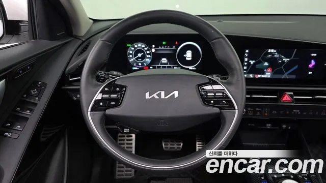 Kia Niro — Фото автомобиля 19