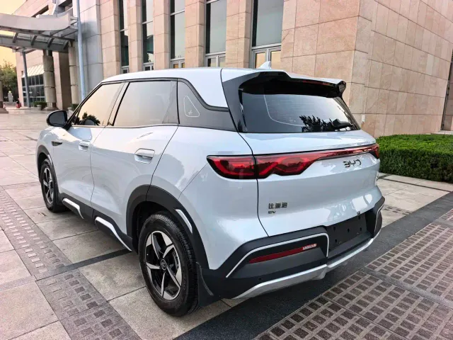 BYD Yuan UP — Фото автомобиля 4