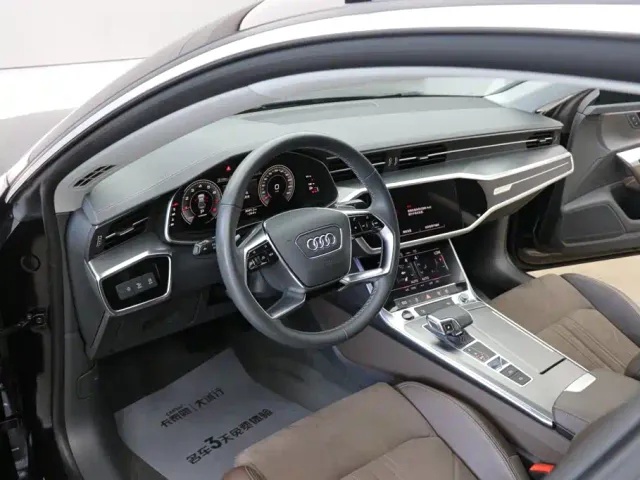 Audi A7L — Фото автомобиля 13