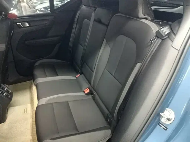 Volvo XC40 — Фото автомобиля 16