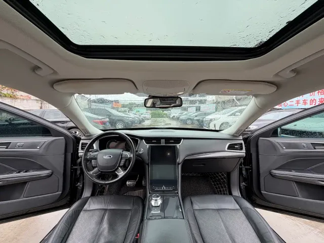 Ford Taurus — Фото автомобиля 10