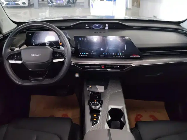 Changan Z6 — Фото автомобиля 12