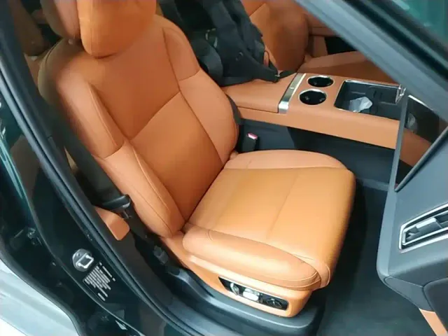 Li Auto L9 — Фото автомобиля 24
