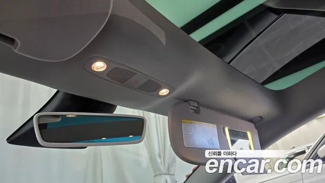 Tesla Model 3 — Фото автомобиля 23