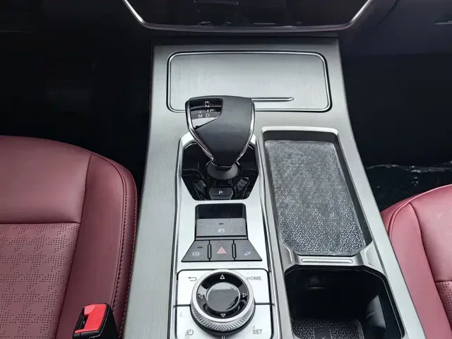 Jetour X70 Plus — Фото автомобиля 13