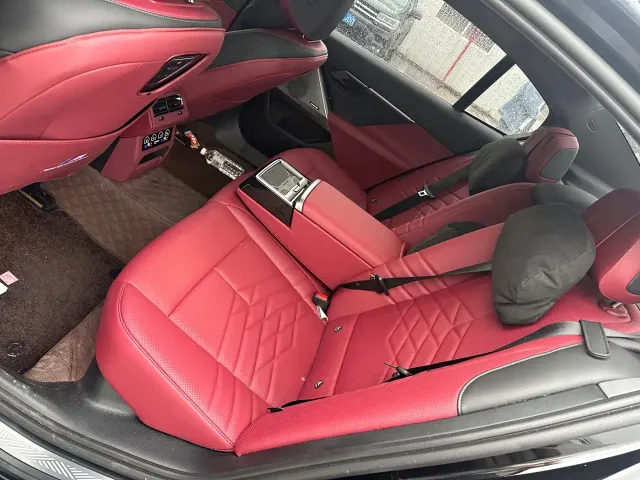 BMW 5 Series — Фото автомобиля 10