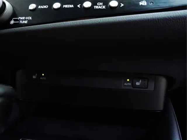 Lexus ES — Фото автомобиля 20