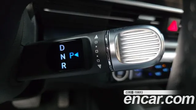 Hyundai Ioniq 6 — Фото автомобиля 12