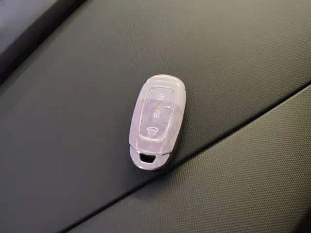Hyundai Elantra — Фото автомобиля 8