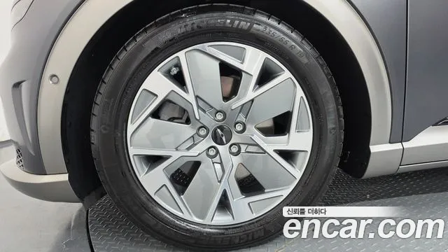 Genesis GV60 — Фото автомобиля 5