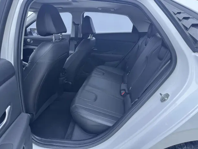 Hyundai Elantra — Фото автомобиля 14
