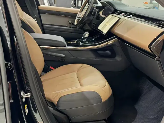 Land Rover Range Rover Sport — Фото автомобиля 3