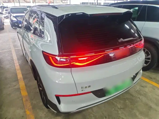 BYD Sealion 05 EV — Фото автомобиля 4