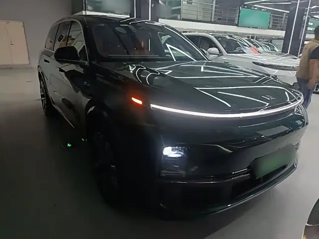 Li Auto L9 — Фото автомобиля 3