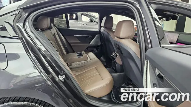 BMW 5 Series G60 — Фото автомобиля 17