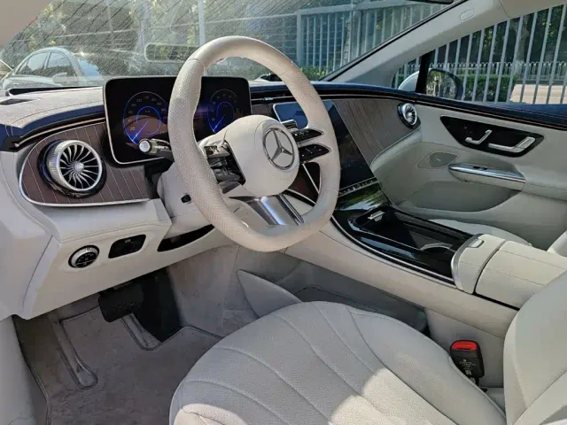 Mercedes-Benz EQE — Фото автомобиля 15