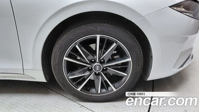 Hyundai Grandeur Grandeur (New) — Фото автомобиля 21