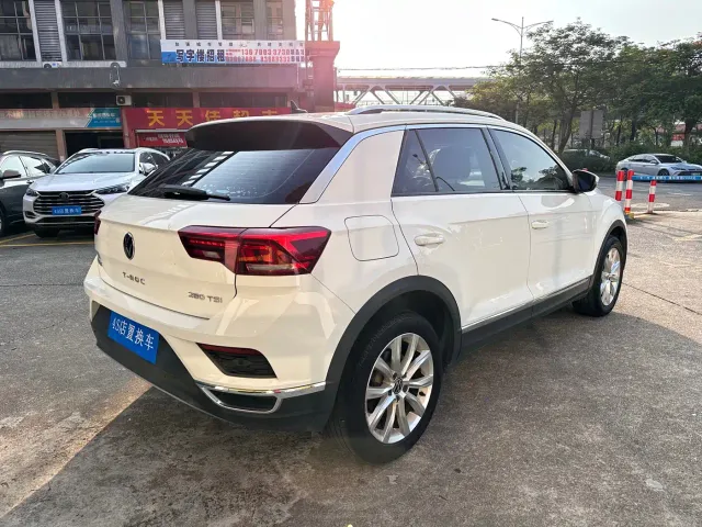 Volkswagen T-Roc — Фото автомобиля 6
