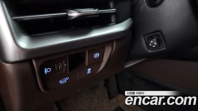 Hyundai Grandeur Grandeur (GN7) 2.5 Бензин 2WD — Фото автомобиля 24