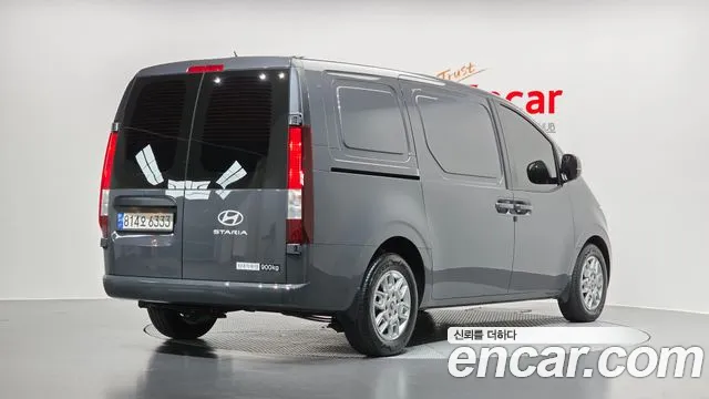 Фотография автомобиля — Hyundai Staria