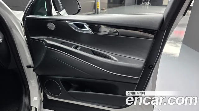 Genesis GV80 — Фото автомобиля 25