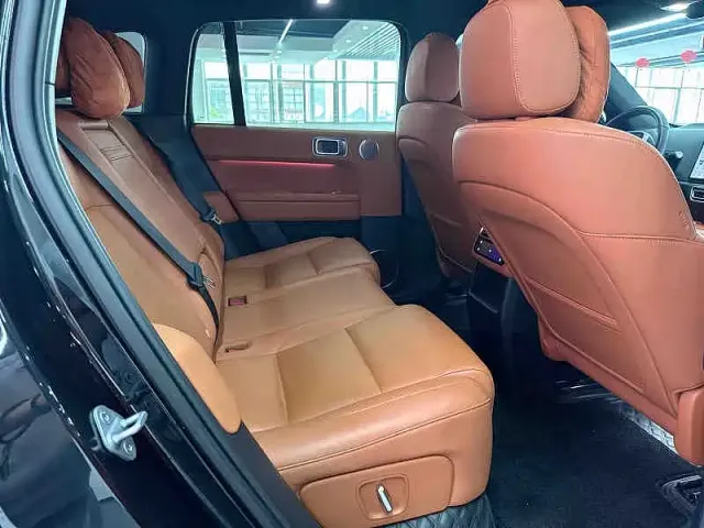 Li Auto L6 — Фото автомобиля 12