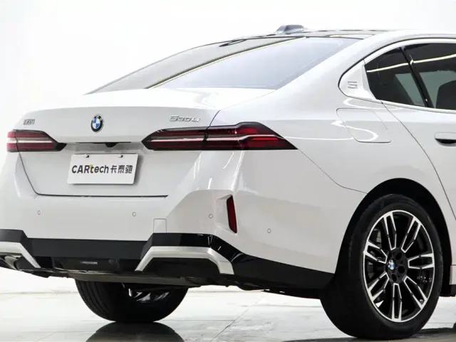 BMW 5 Series — Фото автомобиля 8