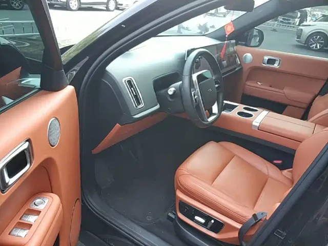 Li Auto L7 — Фото автомобиля 15