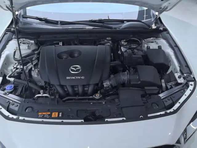 Mazda Axela — Фото автомобиля 10