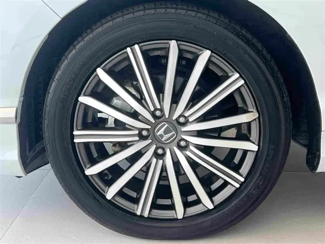 Honda Elysion — Фото автомобиля 10