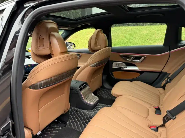 Mercedes-Benz E-Class — Фото автомобиля 11