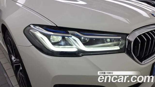 BMW 5-Series — Фото автомобиля 19