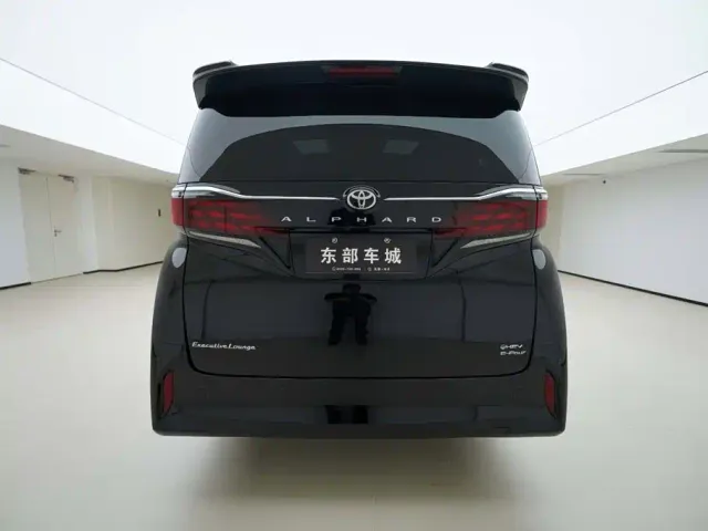 Toyota Alphard — Фото автомобиля 4