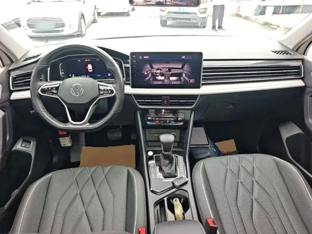 Volkswagen Tiguan L PHEV — Фото автомобиля 9