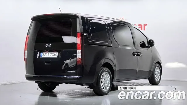 Hyundai Staria — Фото автомобиля 2