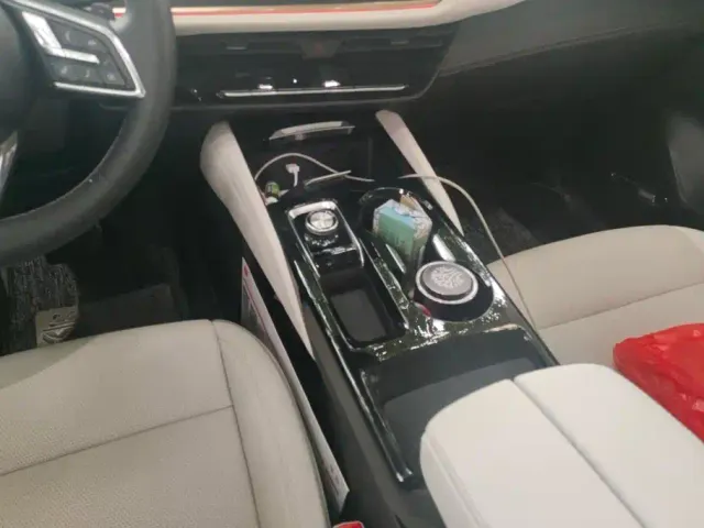 Buick Envision Plus — Фото автомобиля 16