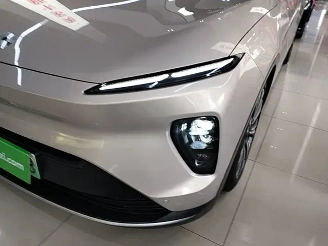 Nio ES8 — Фото автомобиля 23