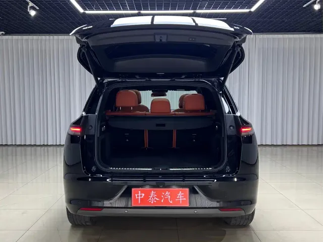 Li Auto L7 — Фото автомобиля 6