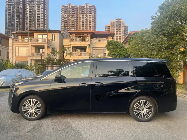 GAC Trumpchi E8 — Фото автомобиля 4