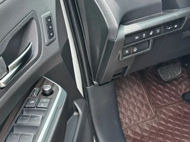 Toyota Sienna — Фото автомобиля 15