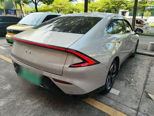 Wuling Starlight — Фото автомобиля 6