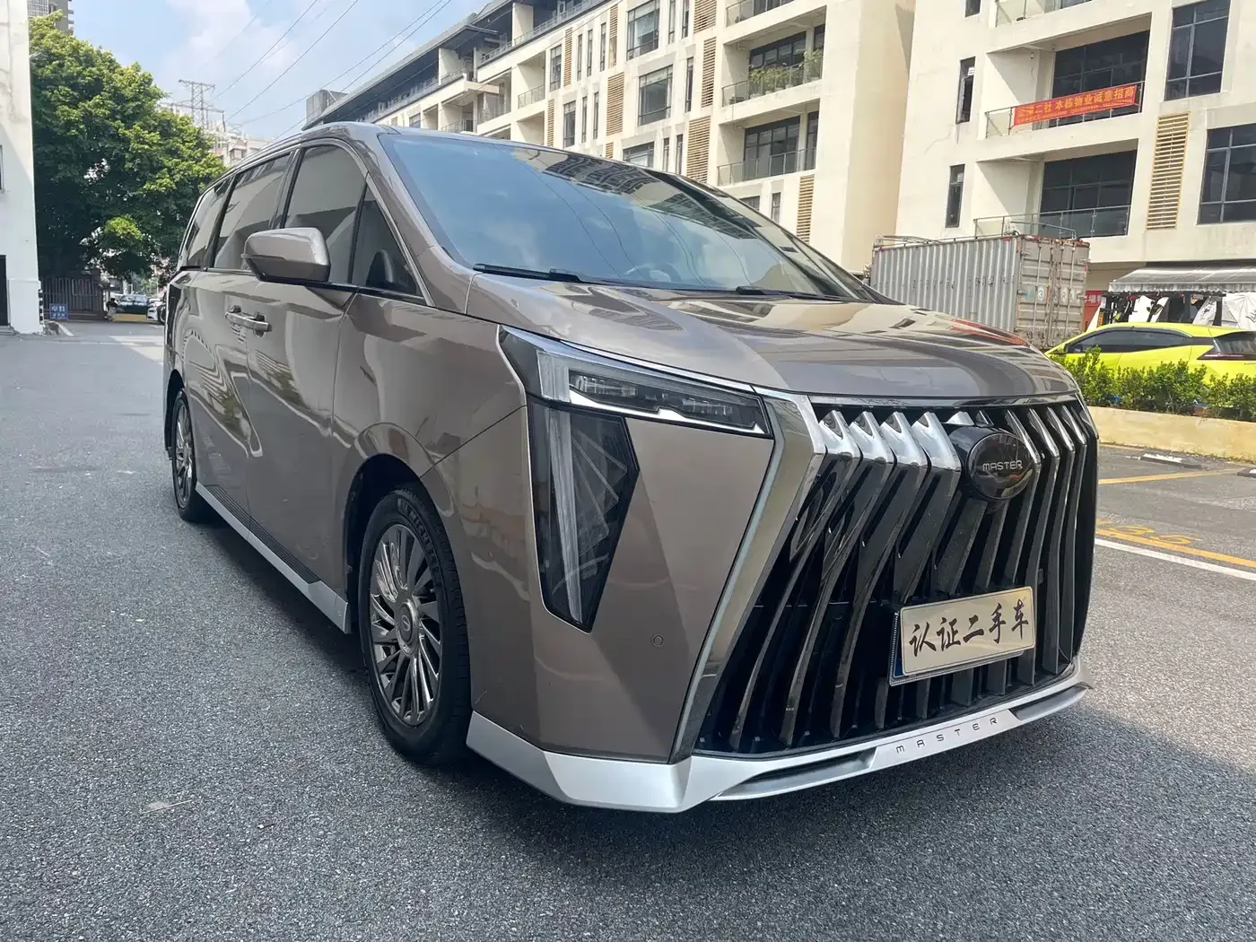 GAC Trumpchi Trumpchi M8 2023 Model Master Series 400T Flagship Edition — Фото автомобиля 2