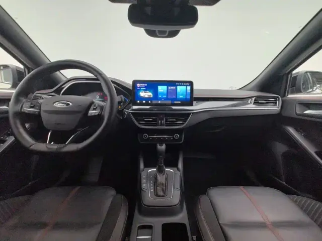 Ford Focus — Фото автомобиля 5