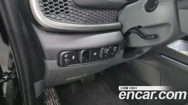 Kia Tasman Tasman 2.5T Бензин 4WD — Фото автомобиля 24