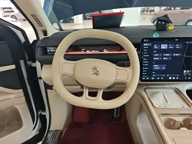 Nio ES8 — Фото автомобиля 10